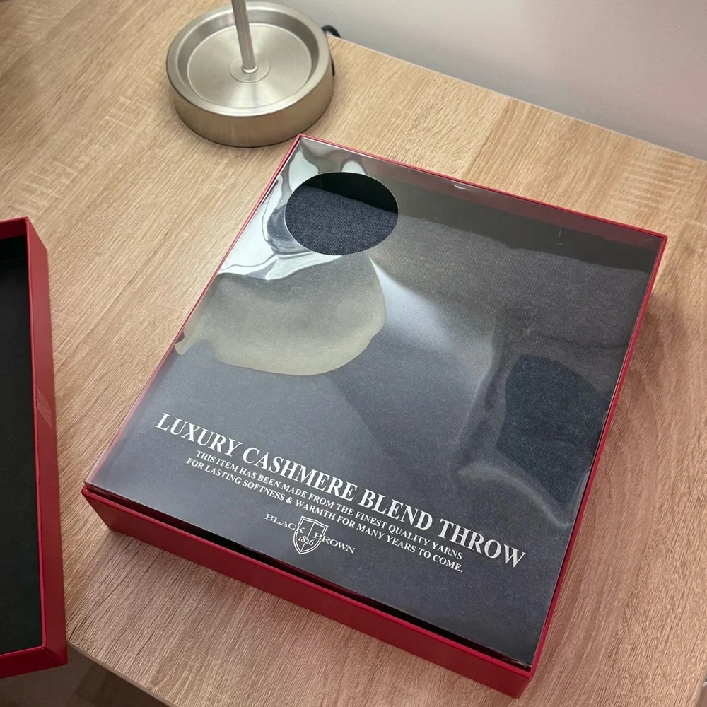 Luxury Wool Cashmere Throw in Gift Box - Picture 2 of 7